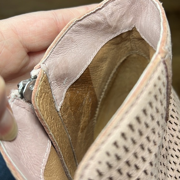 Frye Jennifer Blush Pink Perforated Booties Size 8.5 - Picture 9 of 10